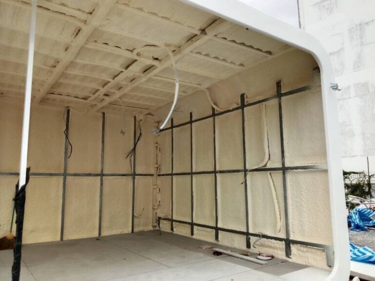 รับฉีดพ่นพียูโฟมลำลูกกา