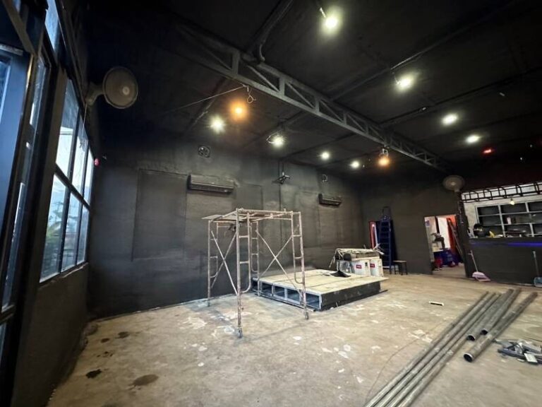 รับฉีดพ่นพียูโฟมไทรน้อย